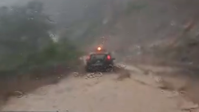 La situazione a Pantera (foto tratta dal profilo social di Meteo-Pedemontana Forlivese) e grandine a Imola (foto mmph)