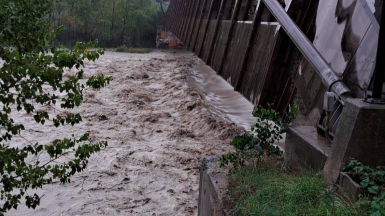 Maltempo in Romagna, evacuata una scuola, fiumi in piena e sottopassi allagati nel Riminese VIDEO