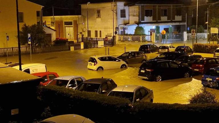 Alluvione in Romagna, Sant'Agata sul Santerno allagata. Esondazioni tra Bagnara e Mordano, a Ca' di Lugo, a Cotignola e a Boncellino