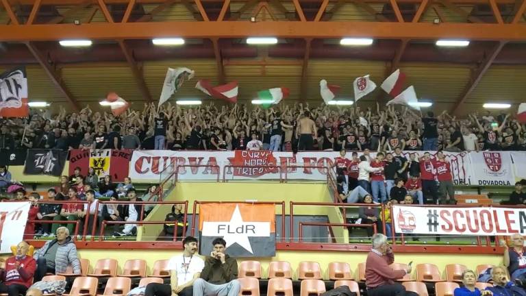 Basket A2 play-off, l'Unieuro vince 68-62 nella bolgia del Pala Galassi VIDEO