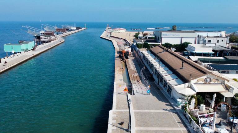 Cesenatico, lavori sul molo per curare le ferite del tempo e rinforzarlo