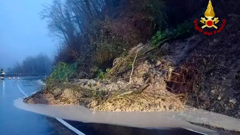 Maltempo in Romagna, fiumi oltre la soglia arancione, monitoraggi in corso, smottamenti in collina. Scuole, si attendono novità in tarda mattinata