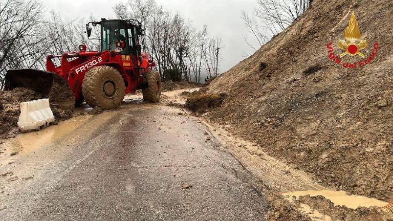 Frane a Civitella e Modigliana, interventi dei vigili del fuoco per ripristinare la viabilità