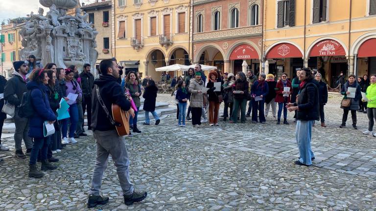 Otto marzo: dopo il flash mob oggi la “Camminata letteraria” a Cesena - VIDEO