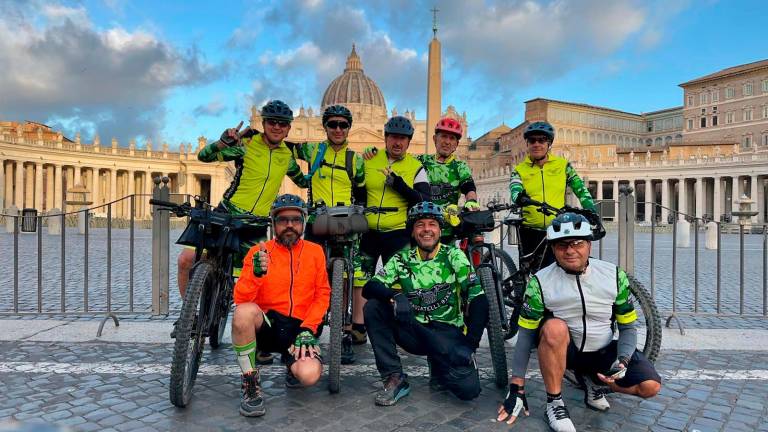 Ciclisti di Cesena sui pedali dalla sorgente alla foce del Tevere