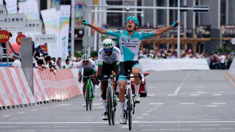 La vittoria di Manuele Tarozzi al Qinghai Lake il 9 luglio a Guide