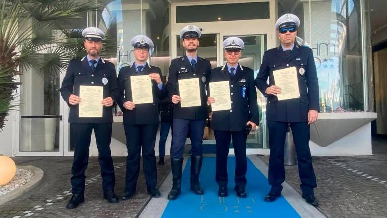 Paesani (primo da sinistra) con i colleghi della PL premiati