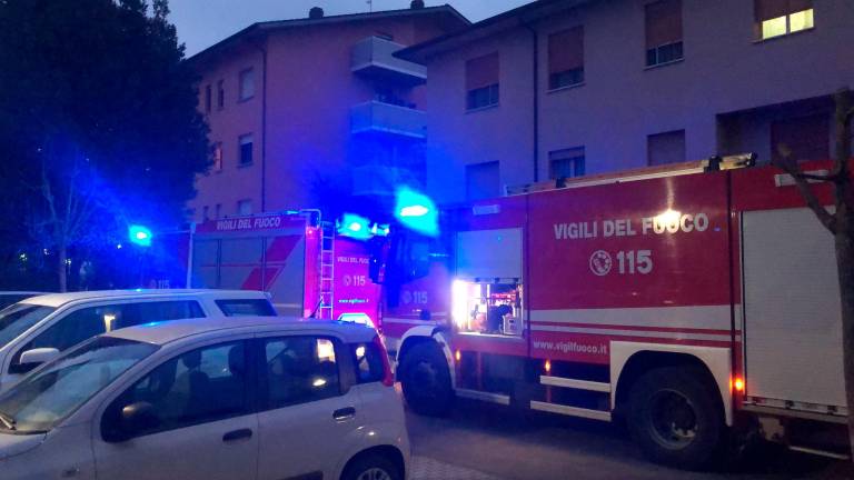 Faenza, incendio in abitazione: due intossicati