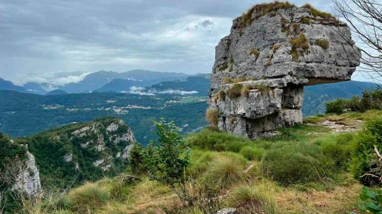 Il cane lancia l’allarme: 39enne di Cesena trovata morta in un dirupo nella zona dell’Altar Knotto