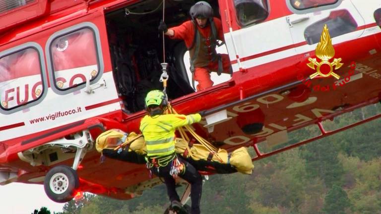 “Due cacciatori sono scomparsi”: l’esercitazione dei Vigili del Fuoco a Rocca San Casciano VIDEO GALLERY