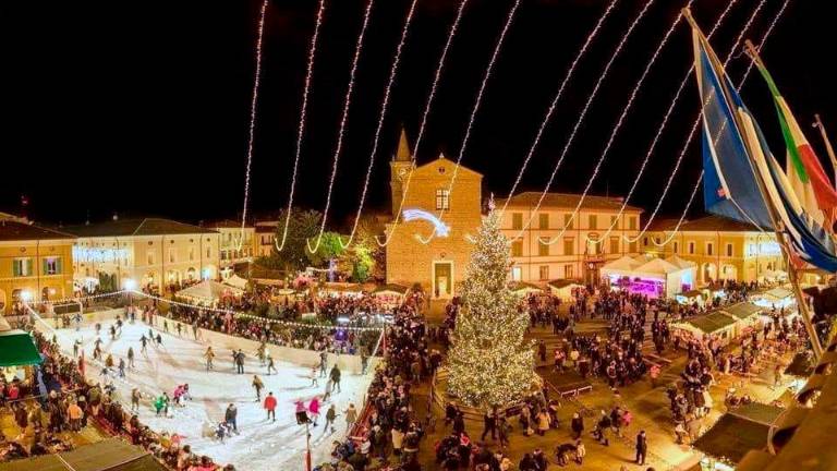 Il centro cittadino di Cervia addobbato per le festività