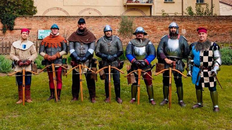 Brisighella, in gara con le balestre si sfidano i castelli della valle del Lamone