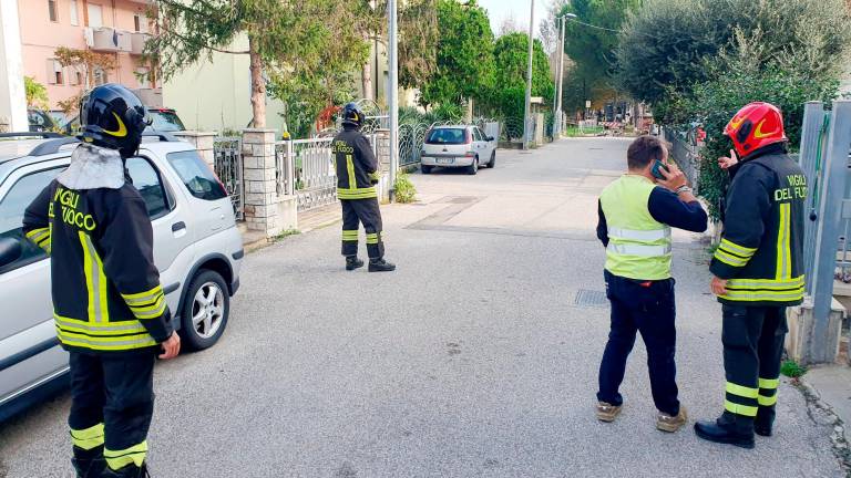 Rimini, si rompe la conduttura e il gas metano esce come un geyser al parco: chiuse le utenze del circondario VIDEO GALLERY