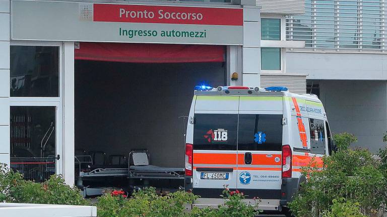 Rimini, anziana muore dopo una caduta in casa: indagano i Carabinieri, disposta l’autopsia