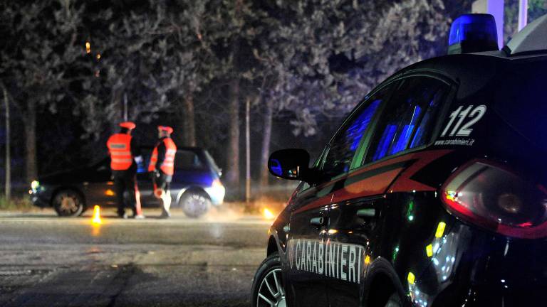 Rimini, minaccia i passanti con un coltello: catturato dai carabinieri