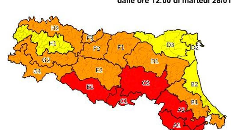 Meteo Romagna, allerta rossa e arancione per vento: raffiche fino 100 km orari