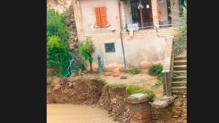 Alluvione a Modigliana: “Avevo appena sostituito porte, pavimenti e intonaci, l’acqua ci ha raggiunto per la terza volta in 16 mesi”