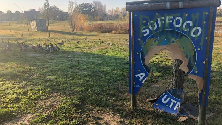 Ravenna, vandalismi al parco Baronio