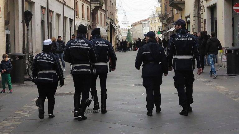 Rimini. Sequestrate borse di lusso contraffatte in un negozio in centro