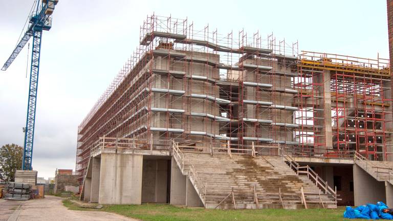 Il cantiere del nuovo Palasport (foto Fiorentini)