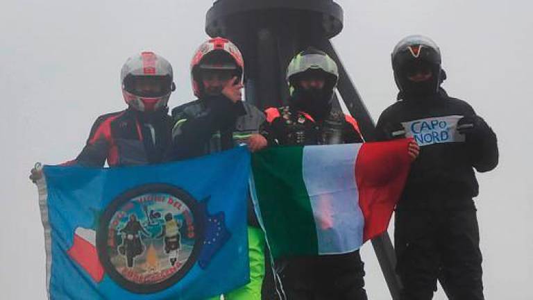 Forlì. Missione compiuta: i vigili del fuoco sono sbarcati a Capo Nord