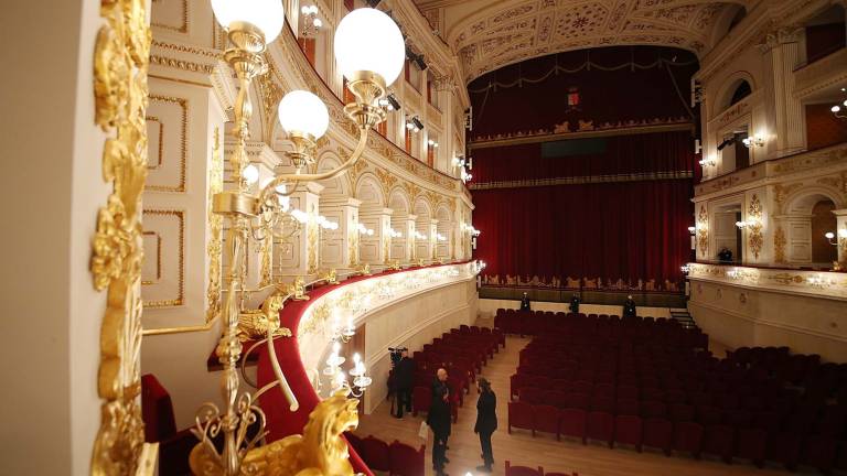 Teatro Galli, una lunga, avvincente storia di conflitti e passioni