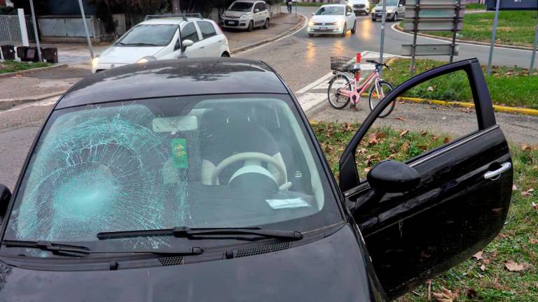 Ravenna, incidente: travolta da un’auto mentre va in bici a scuola, la ragazzina di 12 anni non è in pericolo di vita - Gallery