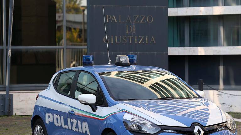 Rimini. “Se mi denunci ti faccio a pezzettini”. 34enne perseguita la ex, chiesto il processo