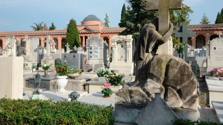 Forlì Nuovi Spazi Nei Cimiteri Comunali Le Cremazioni Aumentano Del 30