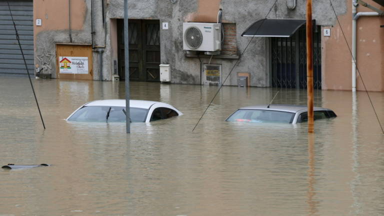 Faenza allagata da piogge record: in 30 ore in collina caduti 172 mm, il quantitativo di tre mesi