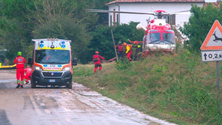 I soccorsi a Traversara di Bagnacavallo (foto Massimo Fiorentini)