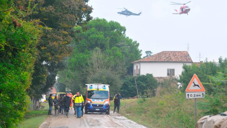 Maltempo in Romagna, continuano le ricerche dei dispersi di Traversara, macchina dei soccorsi in azione GALLERY