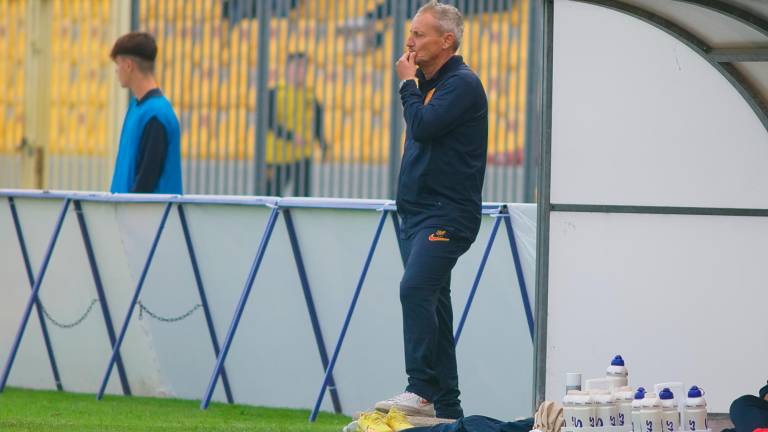 Mauro Antonioli molto perplesso durante la brutta partita con il Sasso Marconi foto MASSIMO FIORENTINI