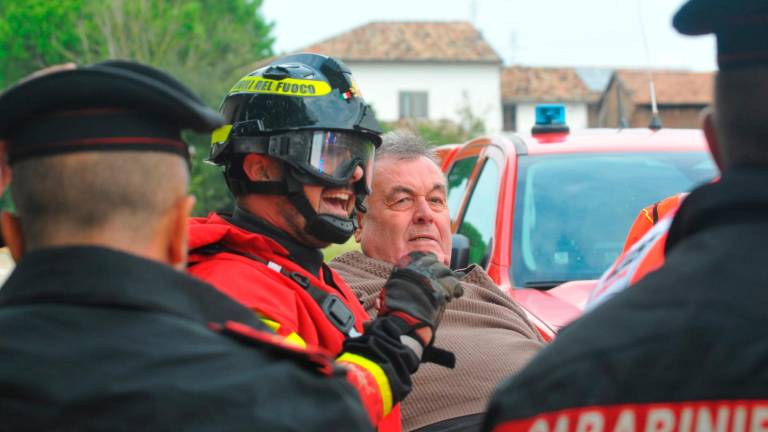 Maltempo in Romagna, continuano le ricerche dei dispersi di Traversara, macchina dei soccorsi in azione GALLERY