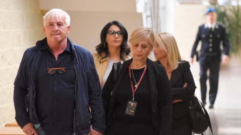 Claudio e Barbara Tucci in tribunale (foto e video Migliorini)