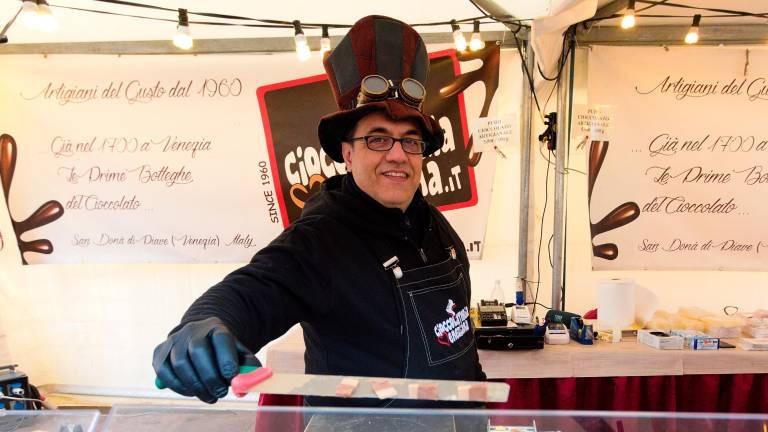 Ravenna, anche le scarpe col tacco di cioccolato ad “Art e Ciocc” in Piazza del Popolo - Gallery