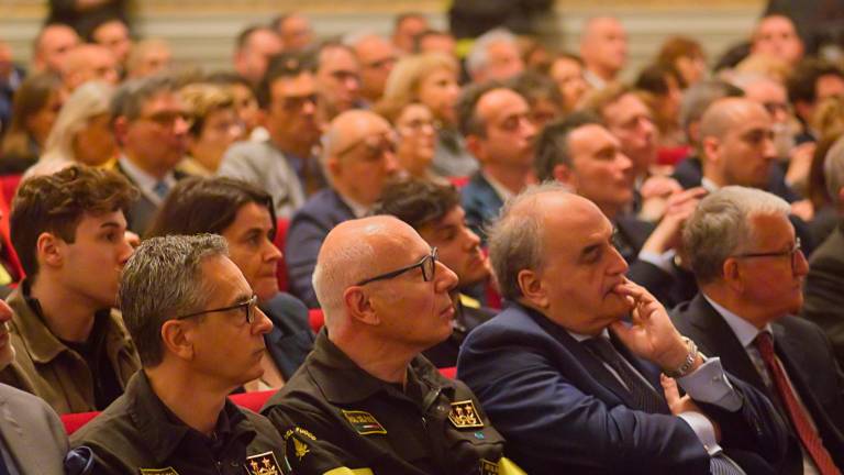 Alluvione in Romagna un anno dopo: Ravenna conferisce la cittadinanza onoraria al capo dei Vigili del Fuoco VIDEO GALLERY