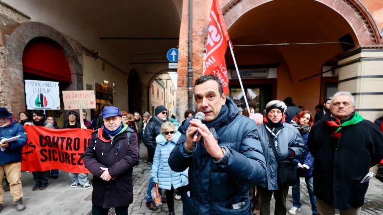 Imola, almeno 500 persone alla manifestazione contro il Ddl sicurezza del governo VIDEOGALLERY