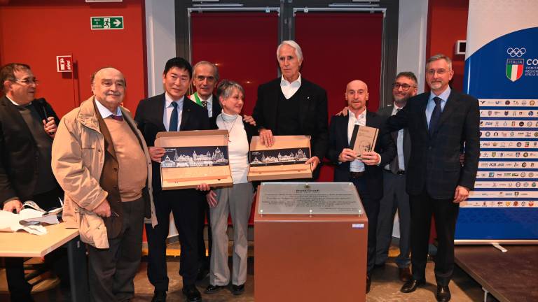 Tanti big e dirigenti dello sport per l’omaggio a Bruno Grandi (foto Fabio Blaco)