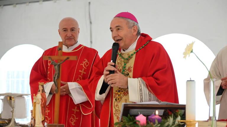 Forlì, i riti del Natale. Il vescovo: “Salviamo quello vero, quello di Gesù”