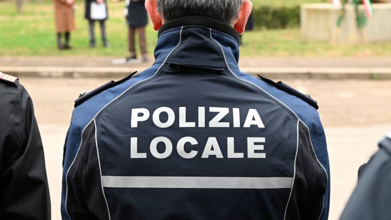 Forlì, chiuso un mini market e sei diffide dopo i controlli di Ausl e Polizia locale