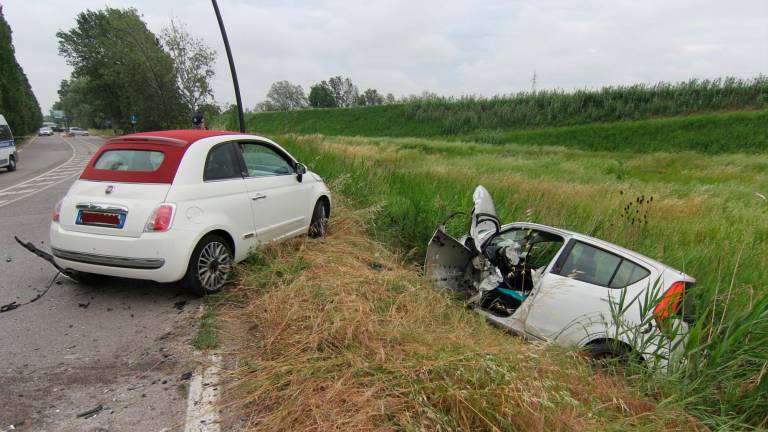 Ravenna, pauroso incidente: 2 feriti incastrati nelle auto - Gallery