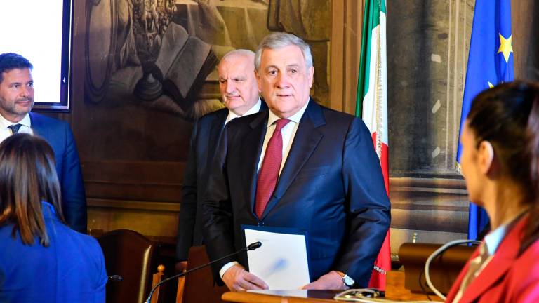 Il ministro degli Esteri Antonio Tajani (Blaco)