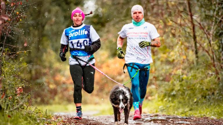 Ravenna, la 17enne Maya Moni insieme a Keya ai campionati italiani di canicross