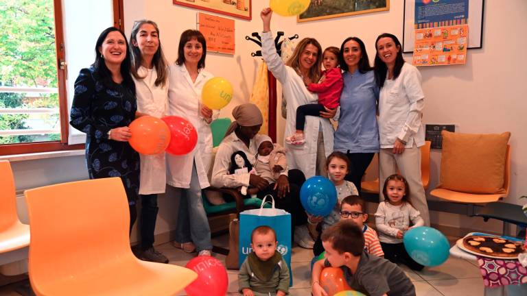 Le dottoresse dello studio pediatrico che ha realizzato il “Baby pit stop Unicef” (foto Blaco)