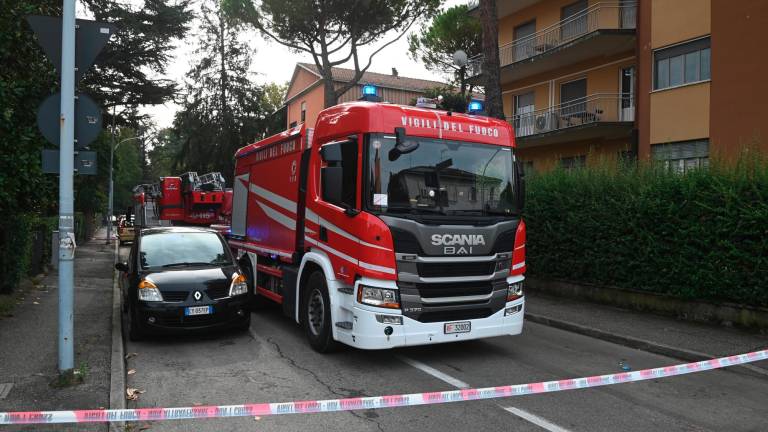 Forlì. Incendio nelle cantine, evacuata una palazzina. Un uomo intossicato FOTO