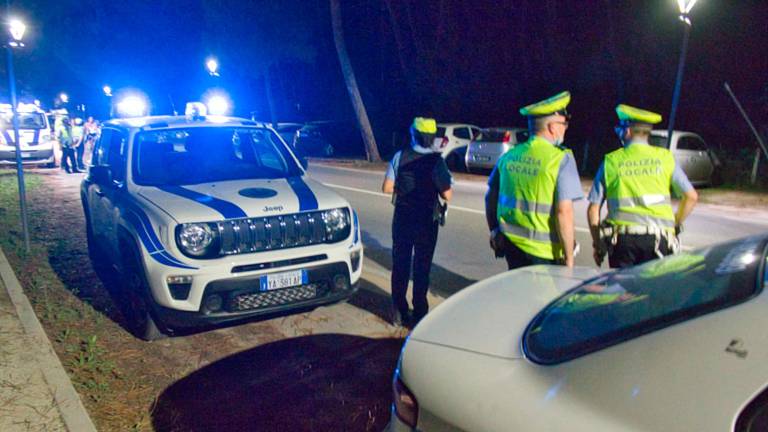 Una pattuglia della polizia locale di Ravenna