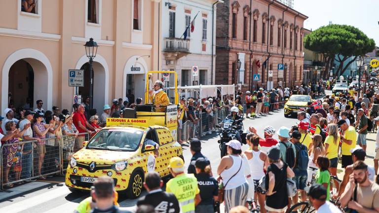 30/06/2024 - Tour de France 2024 - Étape 2 - Cesenatico / Bologne (199,2 km) - Caravane publicitaire