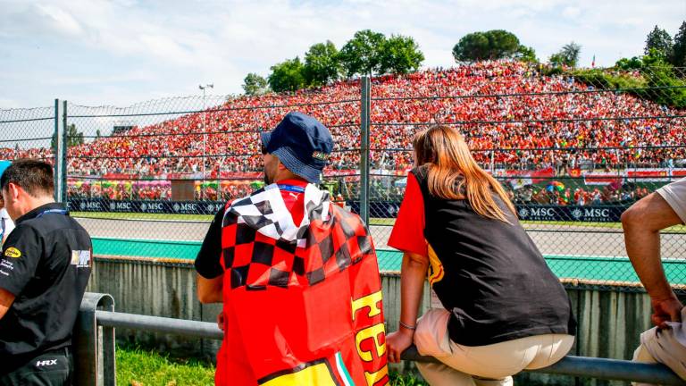 La carica dei duecentomila e l’orgoglio di Imola: «Eravamo pronti, siamo stati all’altezza» - Gallery