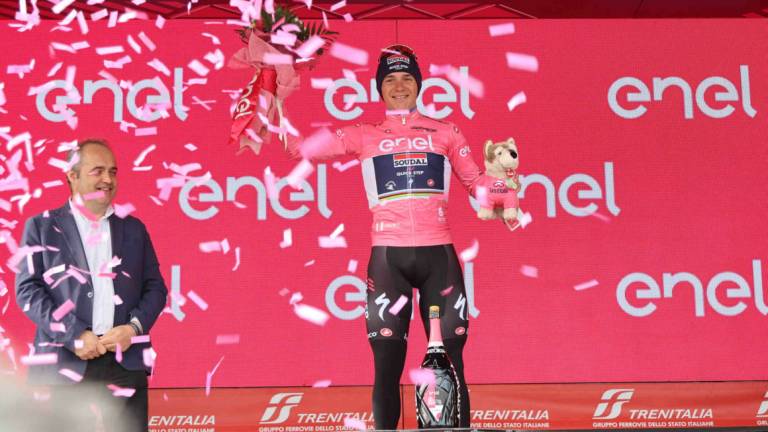 Ciclismo, Evenepoel vince la Savignano sul Rubicone-Cesena e torna in maglia rosa - Gallery